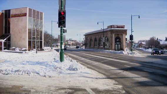 Man finds $4,000 missing from safe deposit box