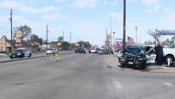 Jury continues deliberating on Houston officer's role in fatal 2021 crash