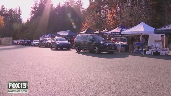 Military families receive food donations, gift cards in Bremerton