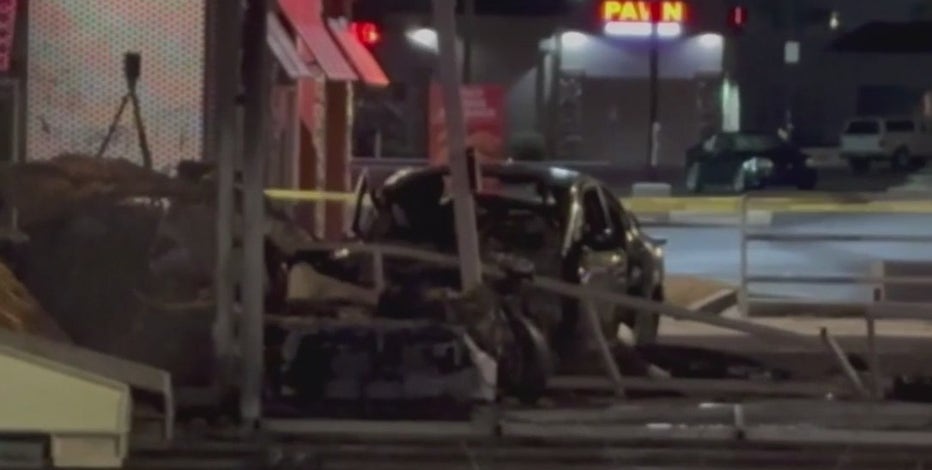 2 dead in fiery crash after suspect runs red light: police