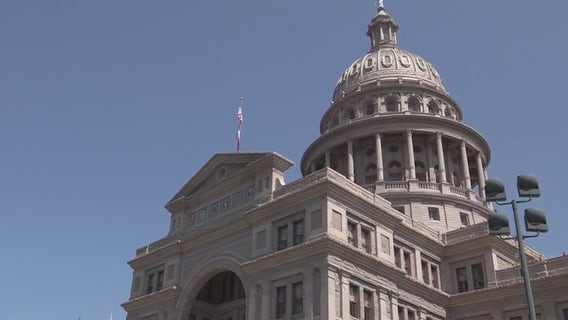 Federal judges block new Texas congressional maps