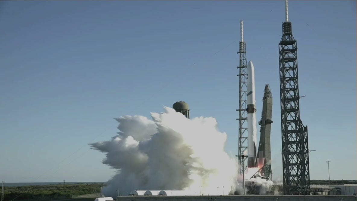 Blue Origin New Glenn Mission heads to Mars from Florida