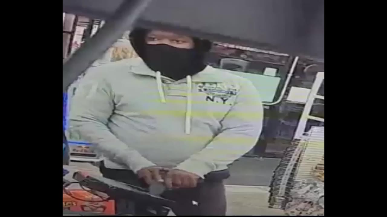 Cashier ignores gunpoint robbery suspect who demanded cash from register: police