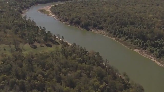 Trinity River drowning: Father's body recovered after attempt to rescue son