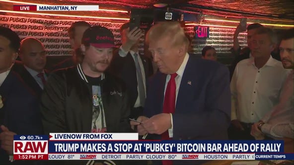 Trump speaks with voters in NYC Pubkey bar