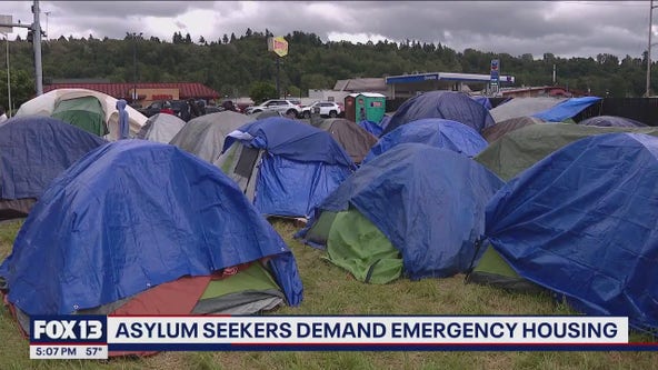 Asylum seekers plead for emergency housing