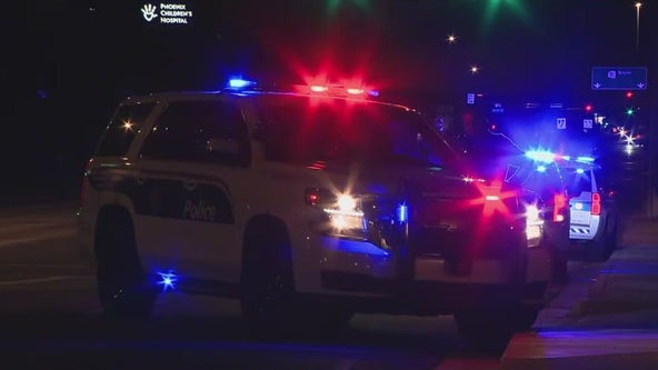 2 men shot at east Phoenix gas station