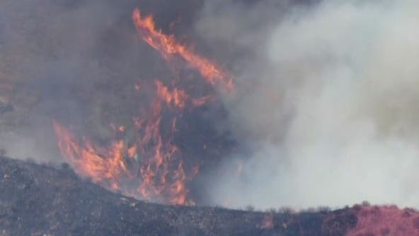 Sharp Fire spreads across Simi Valley