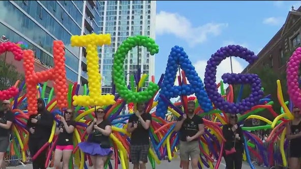 Hundreds of thousands gather for annual Pride Parade in Chicago