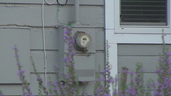 Families briefly lose power in triple-digit temps