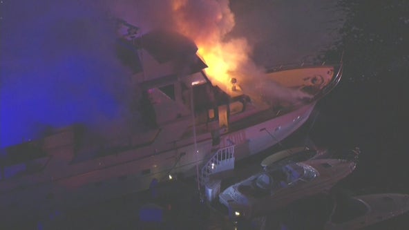 Boat explodes in Marina del Rey