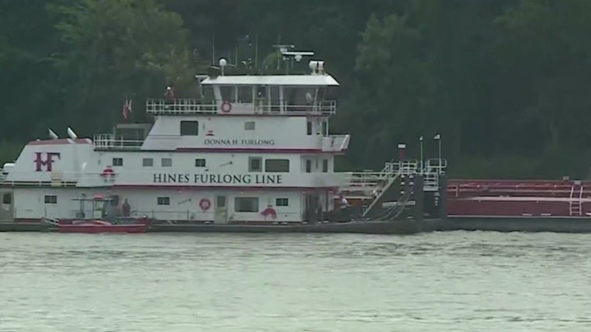 2 dead in helicopter crash on Mississippi River