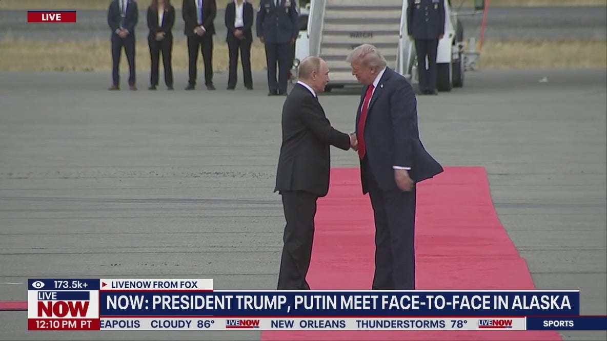 Trump & Putin shake hands in Alaska
