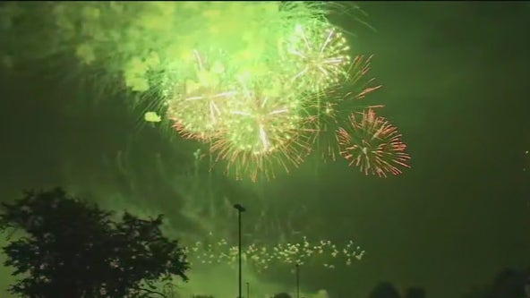 Thousands gather for  'largest' fireworks show in Illinois