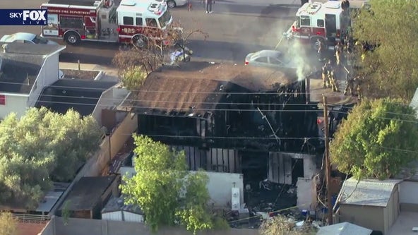 Fire destroys vacant Phoenix home