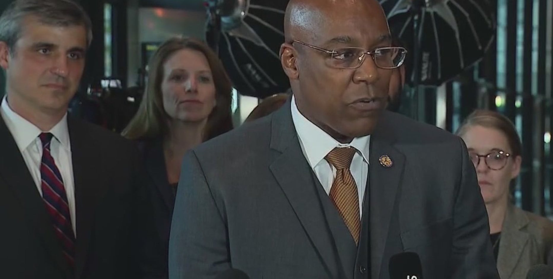 LIVE UPDATES: Judge partially blocks Trump’s National Guard deployment to Illinois