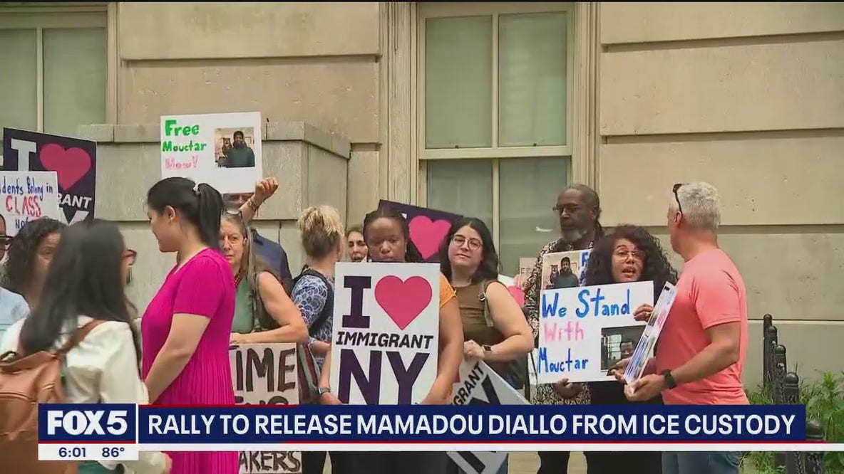 Immigration advocates rallied for the release of Mamadou Mouctar Diallo