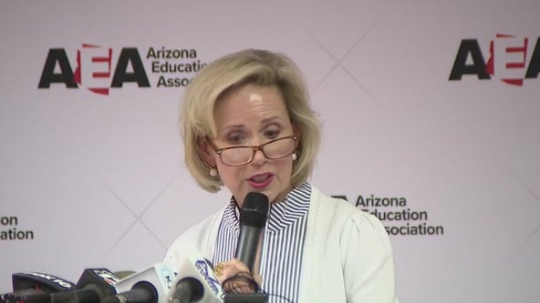 Gwen Walz, Minnesota first lady, campaigns in AZ