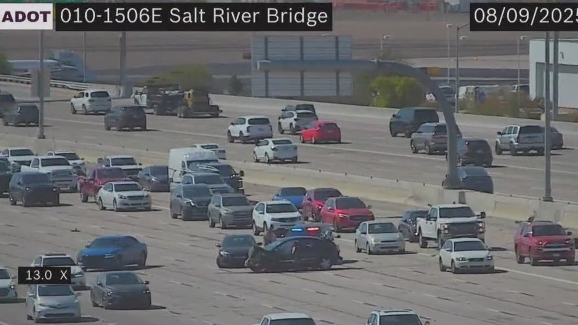 Deadly three-car crash on I-10 in Phoenix