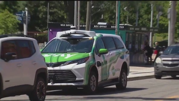 Autonomous shuttle in Detroit begins service