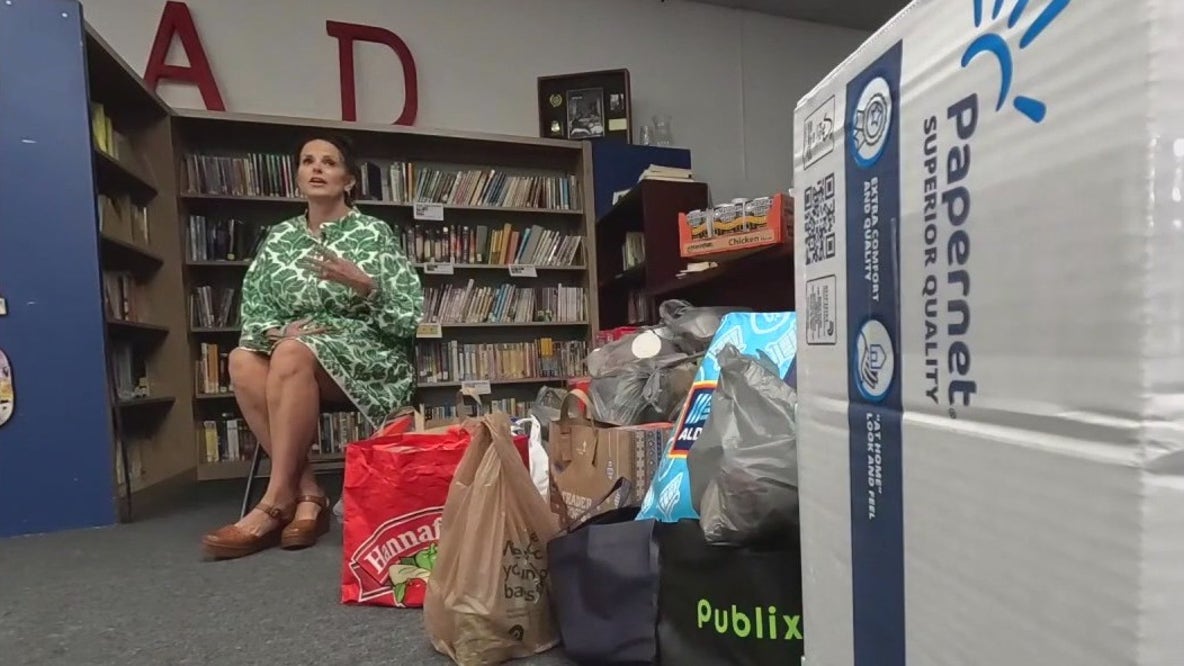 Students collecting donations for local food pantry