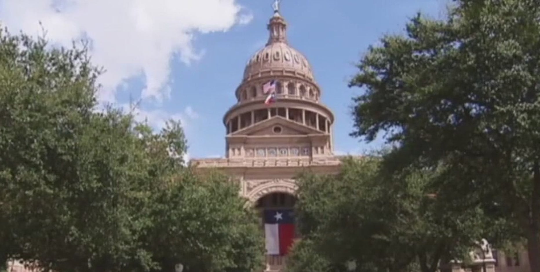 Abbott issues ultimatum as Texas Democrats break quorum in redistricting fight
