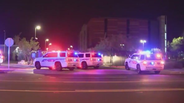 2 hurt in Phoenix shooting and stabbing incident