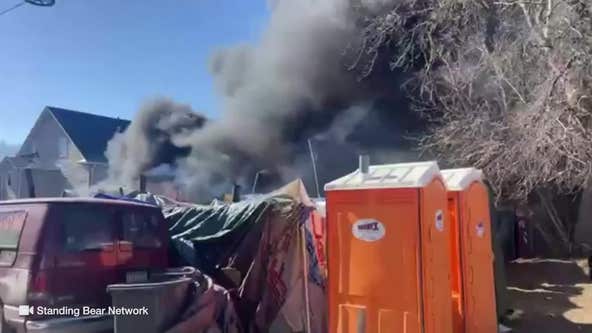 Fire engulfs Minneapolis encampment [RAW]