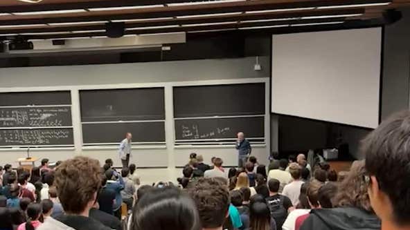 88-year-old professor gets standing ovation