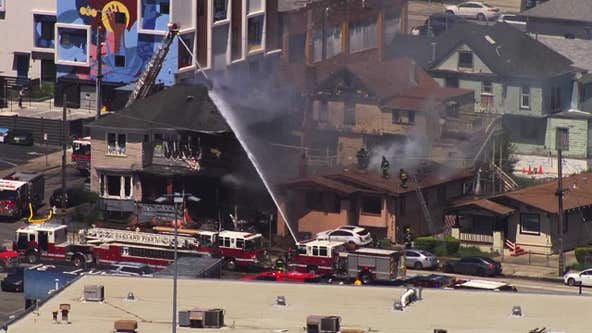 Oakland apartment building fire