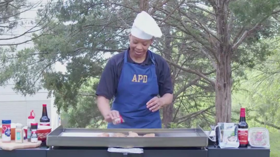 Austin safety leaders teach cooking in crisis