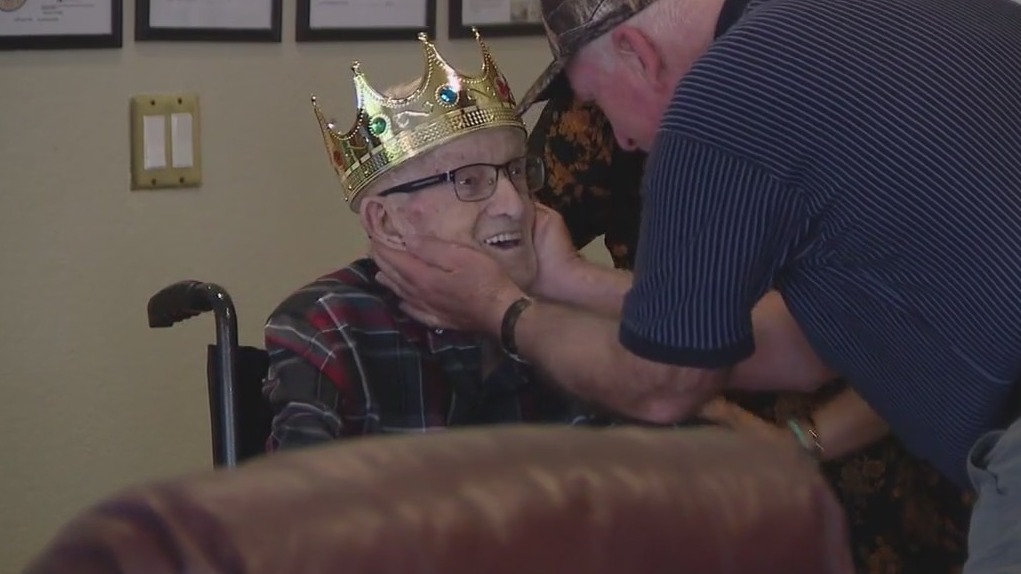 Veteran in Arizona celebrates 100th birthday