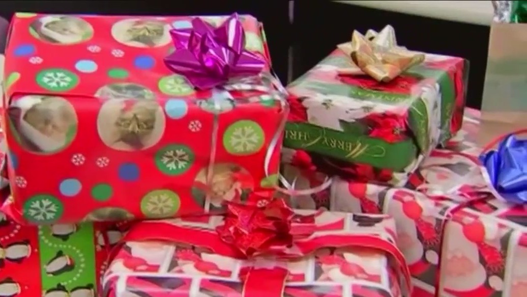 Holiday gift giving etiquette