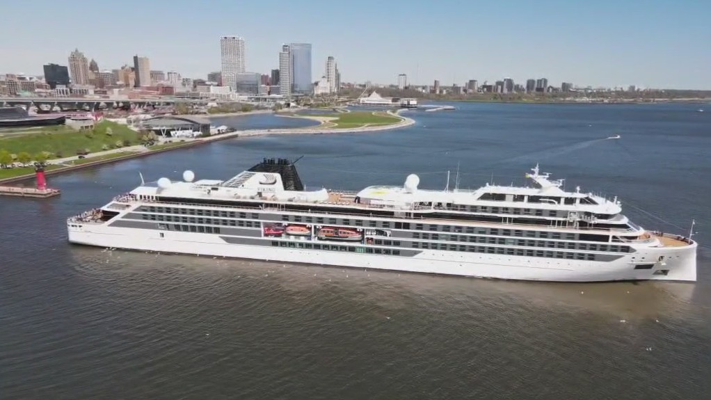 Port Milwaukee welcomes 1st cruise ship of season