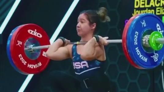 Ex-cheerleader preps for Olympic Weightlifting
