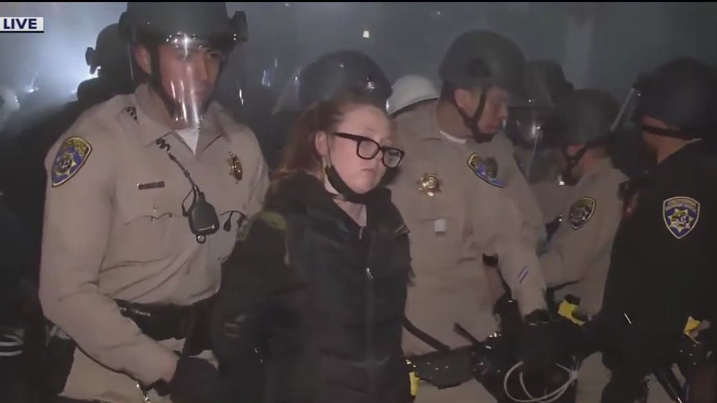 Police begin to detain protesters at UCLA