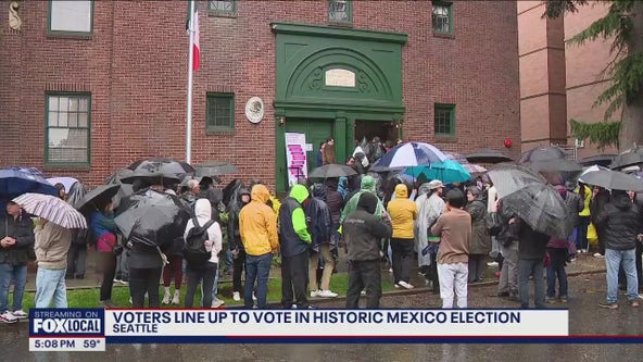 Mexicans waits for hours outside Seattle consulate to vote in election