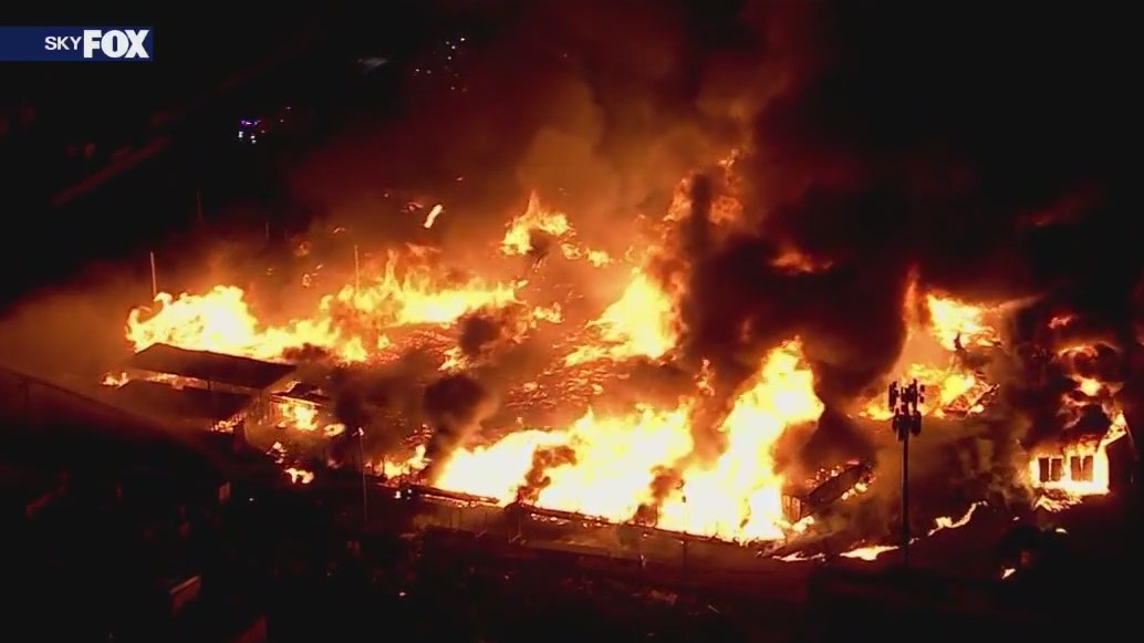 Massive fire at Phoenix scrapyard