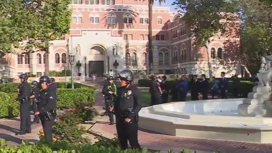 USC demonstration: LAPD prepared for arrests