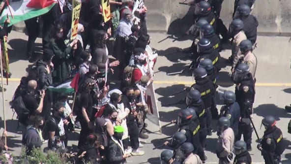 Protesters face off with law enforcement near I-880