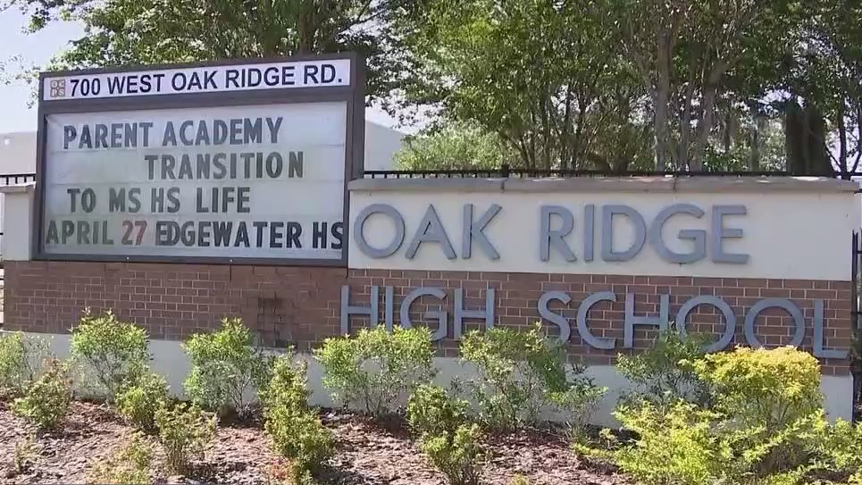 Oak Ridge High School Class of 1974 giving scholarships to 2024 graduates