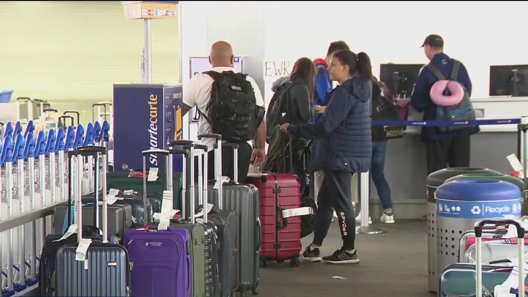 Nationwide flight disruptions strand thousands of travelers