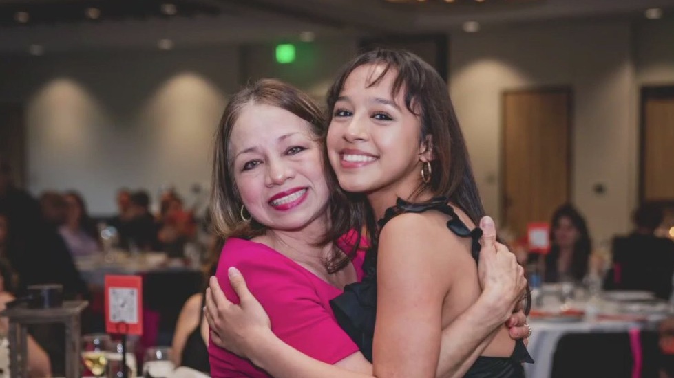 Con Mi Madre hosts its annual Corazon Awards Saturday