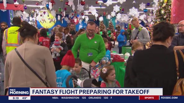 United Airlines Fantasy Flight takes children to the North Pole
