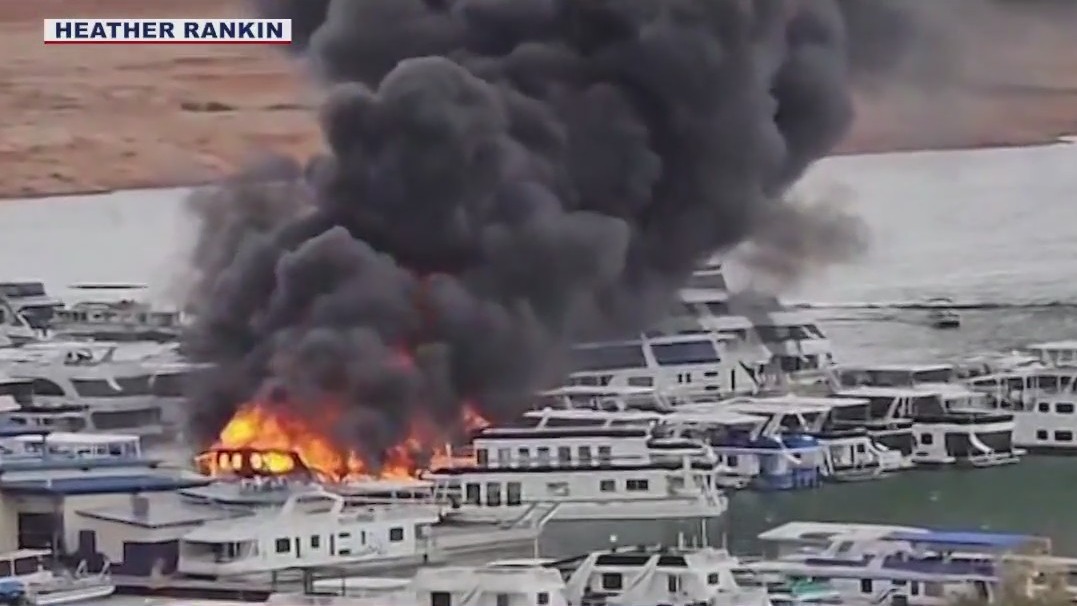 Multiple boats catch fire at Lake Powell