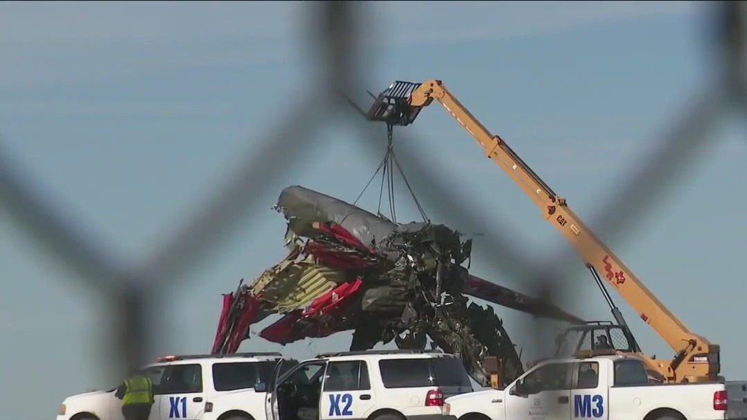Aviation expert points out key findings from NTSB report on Dallas air show crash