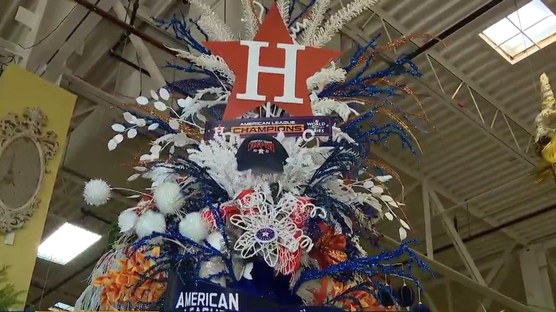 How to decorate a Houston Astros Christmas tree