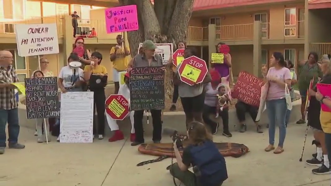 North Austin residents protest