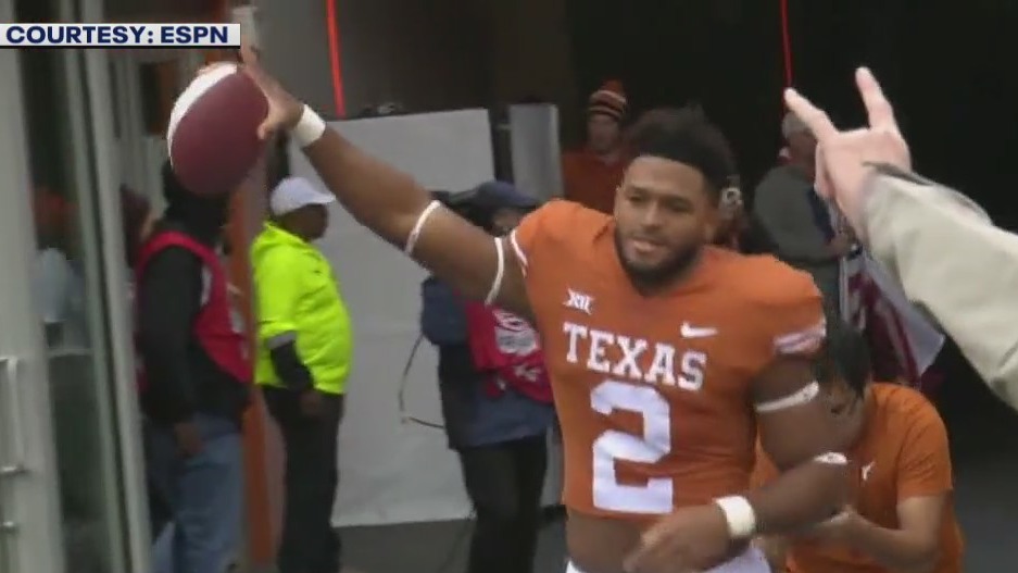 Longhorns keep Big 12 title alive with win against Baylor Bears