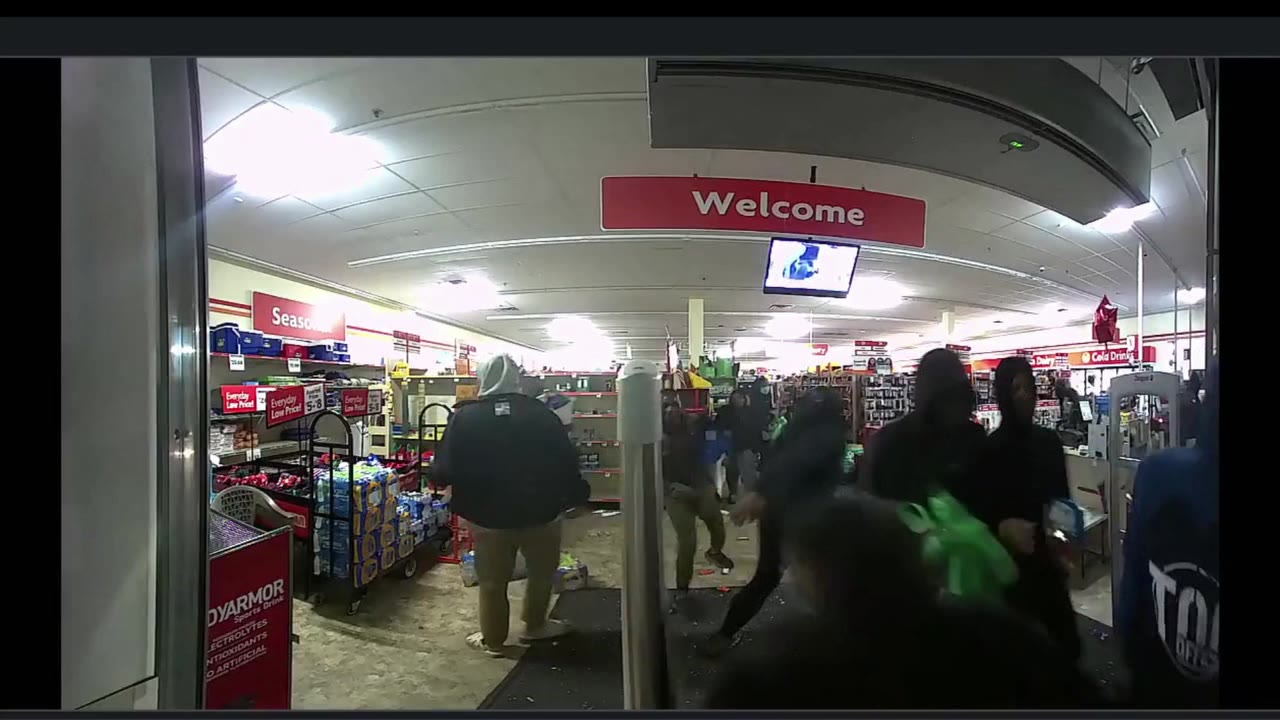 Foulkrod Street looting video